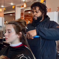 Barber with <br>Cosmetology License Icon